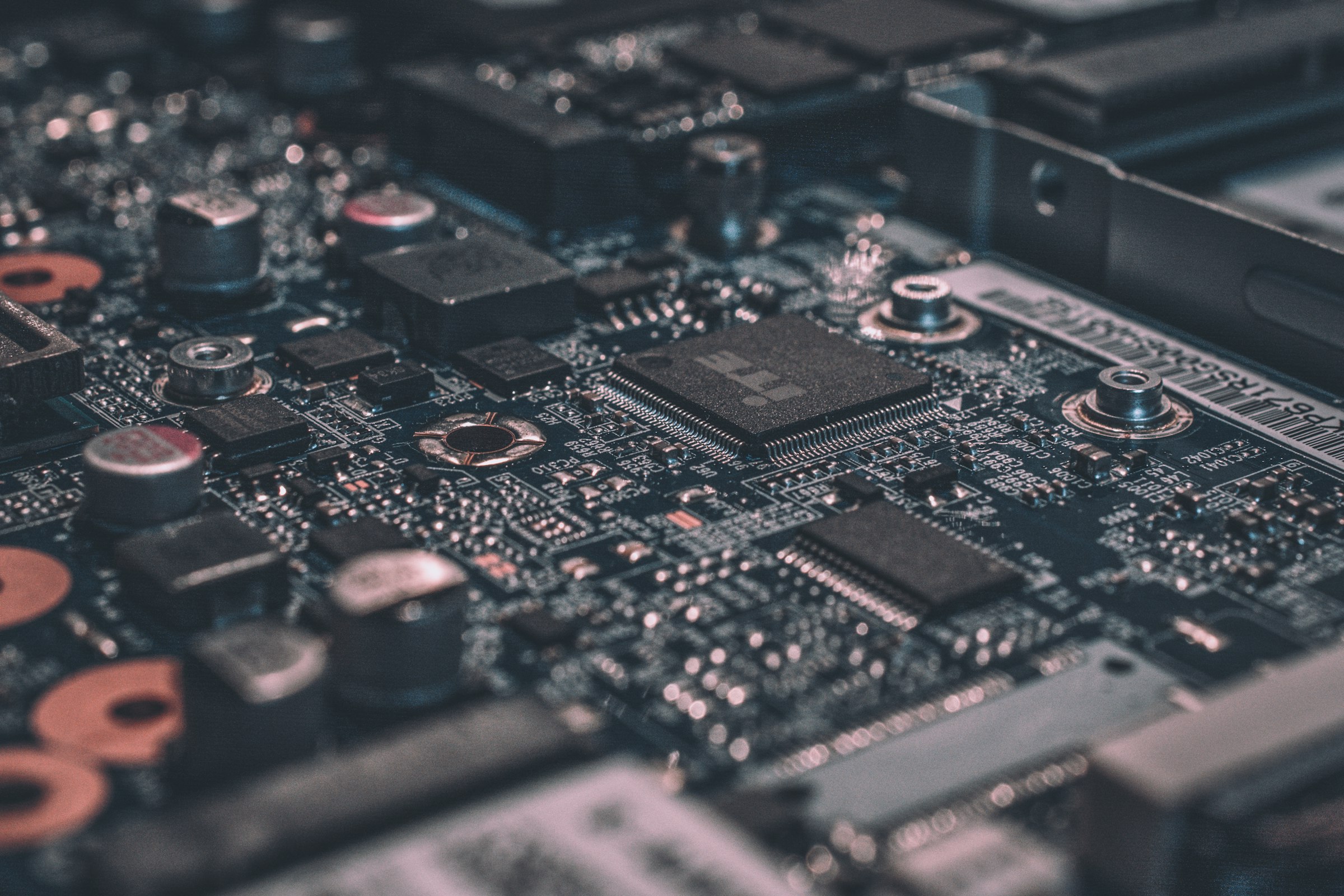 A Good Print, a Bad Tape: Broadcom Got Sold on a Record Quarter